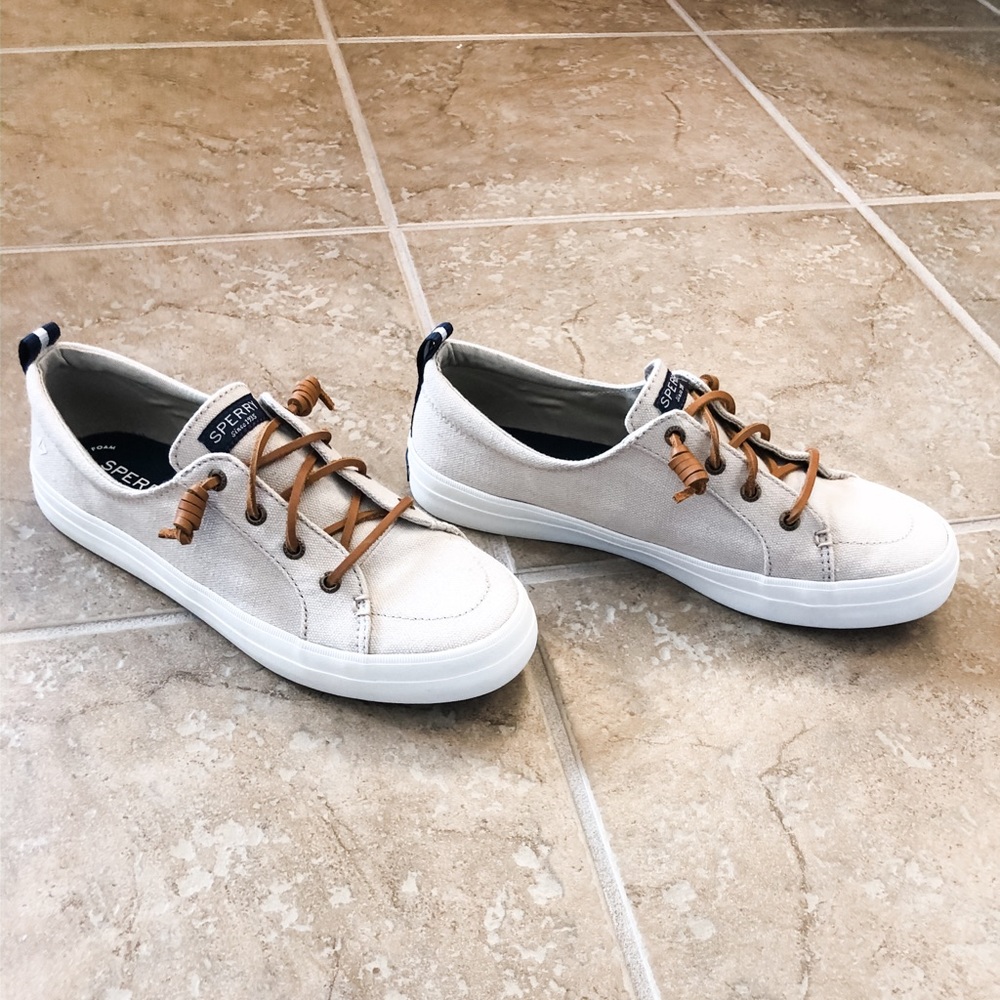 Sperry Tennis Shoes with leather laces NWOT